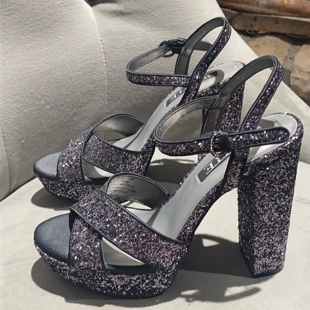 Sparkly Party/Club/Wedding Heels White By Vera Wang